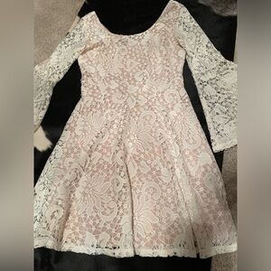 BCX White Lace Dress Sz 7 EUC